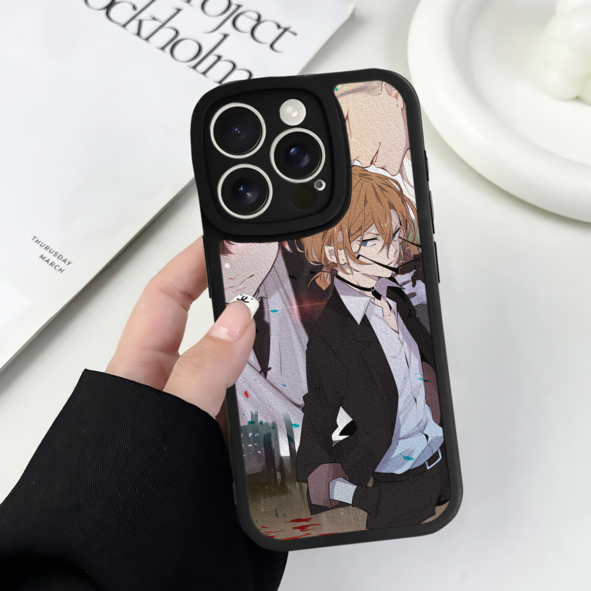 （画像用） 文豪ストレイドッグス Bungo Stray Dogs 【iPhone 16シリーズ対応】シリコンスマホケース（レザー調） 材質：シリコン